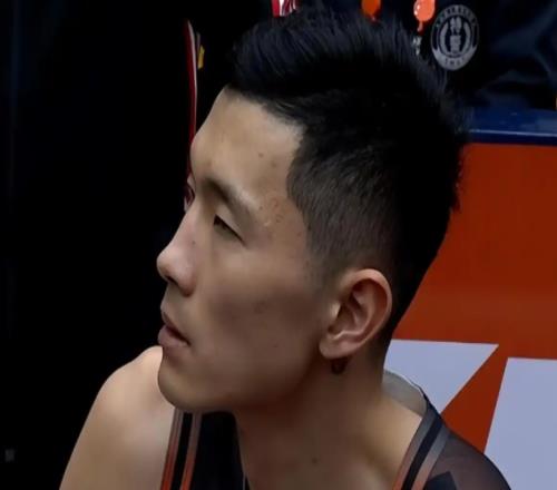 溃败之夜：山东男篮8396负浙江，全面受制的困境与教头的选择题