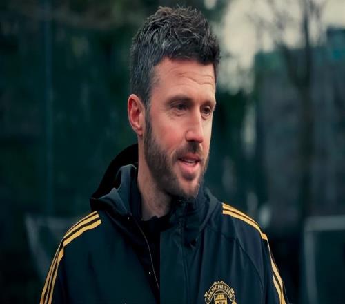 曼聯(lián)名宿內(nèi)訌基恩嫌卡里克資歷淺，魯尼回?fù)簦杭t魔不該迷信名帥