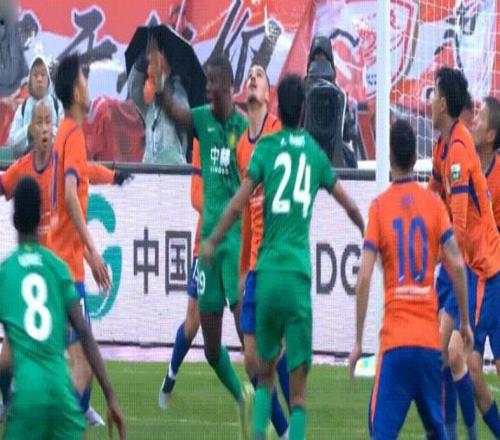 泰山罕见“获利”！球迷：谁家过年不吃顿饺子VAR干啥吃的