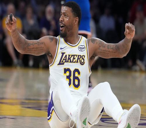 狠人，湖人队斯马特：我的手里一直有玻璃碎片，但我还是坚持打球