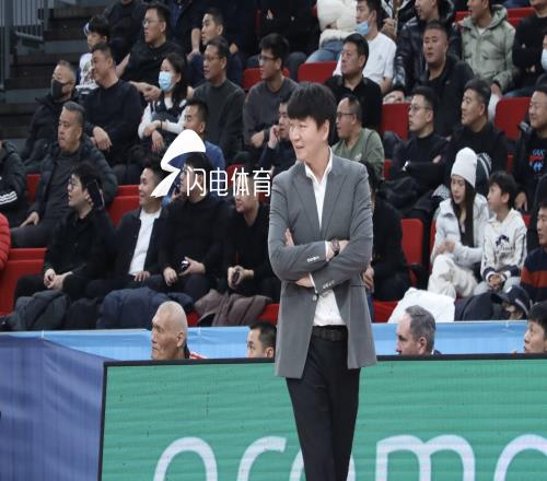 客戰(zhàn)領(lǐng)頭羊上海男籃，山東高速男籃背水一戰(zhàn)