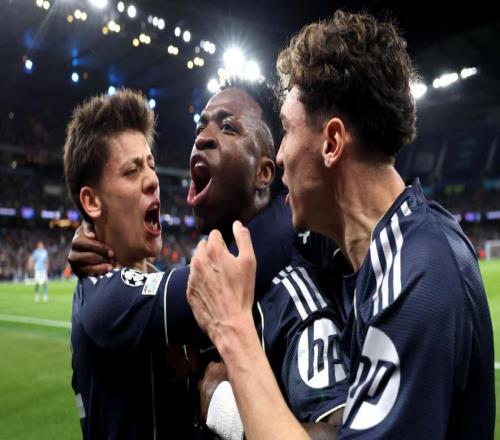 B席红牌！曼城15惨遭皇马双杀，瓜迪奥拉悲悯宿命，球迷流泪动容