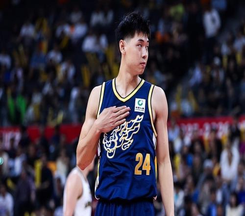 廣東宏遠(yuǎn)早報(bào)！杜鋒點(diǎn)名崔永熙，徐杰找回狀態(tài)，胡明軒尷尬紀(jì)錄