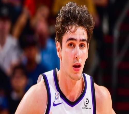 NBA最新新秀榜：克尼佩爾穩(wěn)居榜首，弗拉格屈居第二！