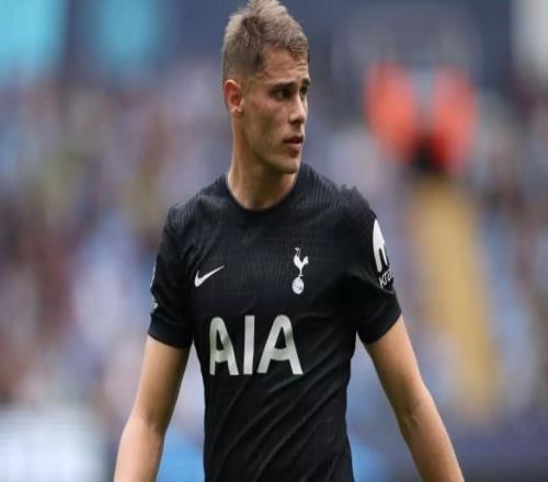 每體：范德芬成巴薩補強(qiáng)防線候選，球員完美適配弗里克體系