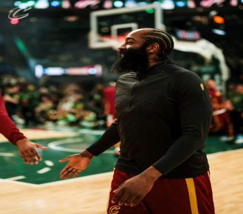 拒絕15分逆轉(zhuǎn)，騎士隊(duì)7分險(xiǎn)勝雄鹿！哈登27+6大爆發(fā)，米切爾14中4