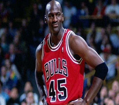 還記得他嗎身披公牛45號球衣，NCAA的天才后衛(wèi)卻在NBA徹底迷失