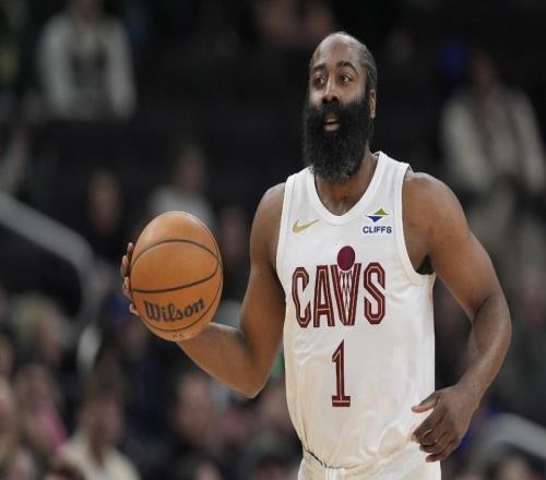 哈登27+5+6！騎士險(xiǎn)勝雄鹿莫布利27+15米切爾600場(chǎng)里程碑