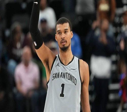 豪言，馬刺隊(duì)文班亞馬在取得50勝后：我希望至少能拿到60場(chǎng)勝利