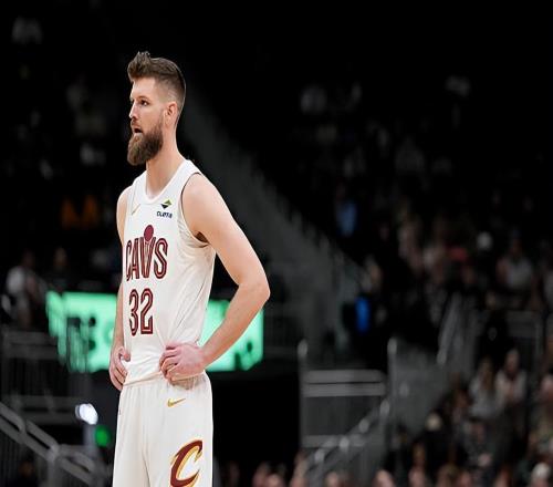 表現(xiàn)太不穩(wěn)定了！騎士鋒線大將偶爾是優(yōu)秀3D，偶爾卻毫無作用