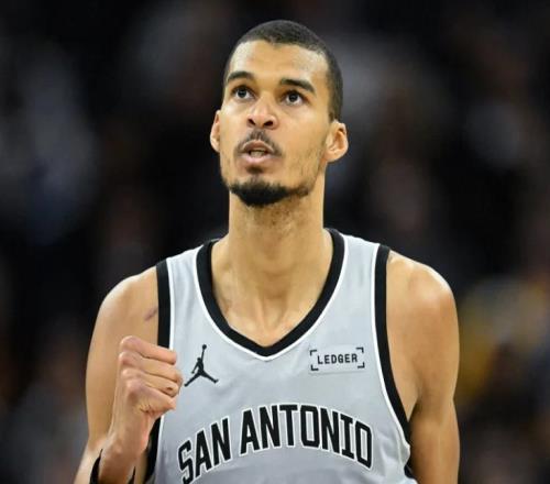 41次助攻！25記三分球！馬刺刷新隊(duì)史紀(jì)錄，文班亞馬放狠話