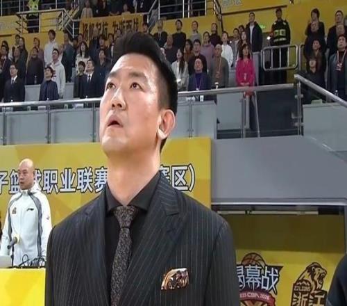 胡金秋談傷病：我作為隊(duì)長(zhǎng)要以身作則老隊(duì)員得起到帶頭作用