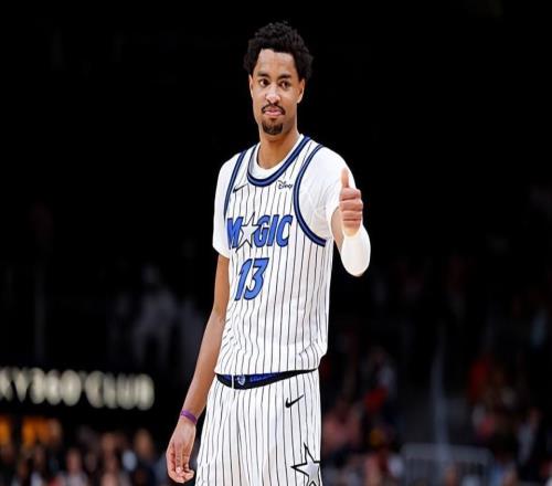 又一次打出灾难级别的表现，魔术为什么不直接弃用这位锋线新星呢