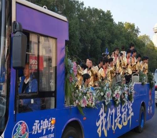 不愧中國足球城：大連今年9隊(duì)參加四級聯(lián)賽，排全國第一！