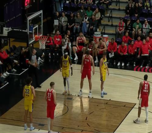 楊瀚森8+3+3，隨隊(duì)加時(shí)掀翻聯(lián)盟第一！終結(jié)對(duì)手12連勝，樂(lè)福28分