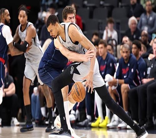 被馬刺各種打爆，快船內(nèi)線老將的弱點(diǎn)接下來可能會被進(jìn)一步放大