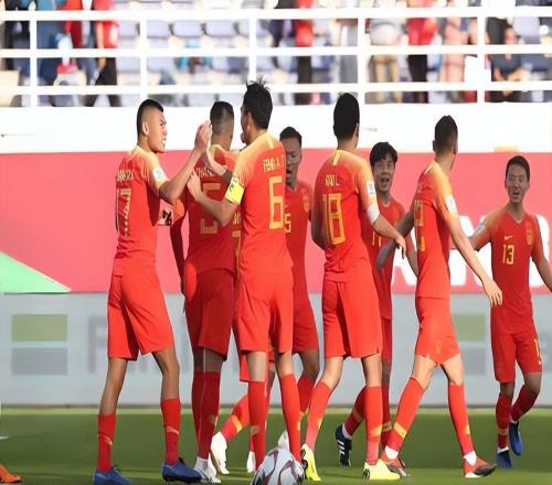 他將是蓉城首位進(jìn)國足的本土中鋒，表現(xiàn)得到邵佳一認(rèn)可，值得期待