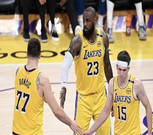 Shams：詹姆斯逐渐转变场上角色，湖人三人组开始建立化学反应