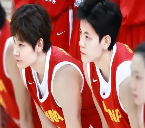 場均10+5！女籃新隊(duì)長揚(yáng)言要當(dāng)領(lǐng)袖，球迷不買賬：只能算個(gè)偏將