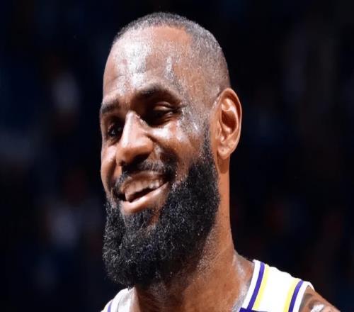 轟18+7+7！主動為湖人犧牲，詹姆斯說出心里話，雷迪克也把話挑明