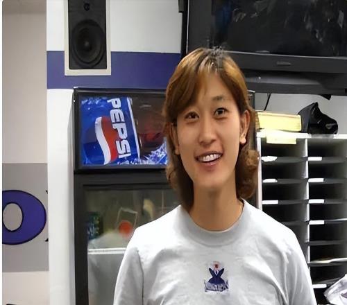 她曾是中國籃壇第一美女，愛徒是王思雨，兩人都曾是八一隊球員