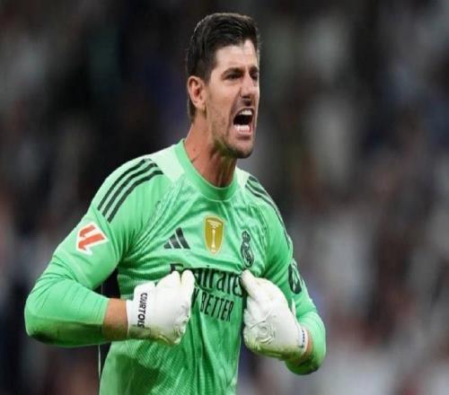 西媒：庫爾圖瓦出現(xiàn)了受傷的情況，因此被盧寧替換下場