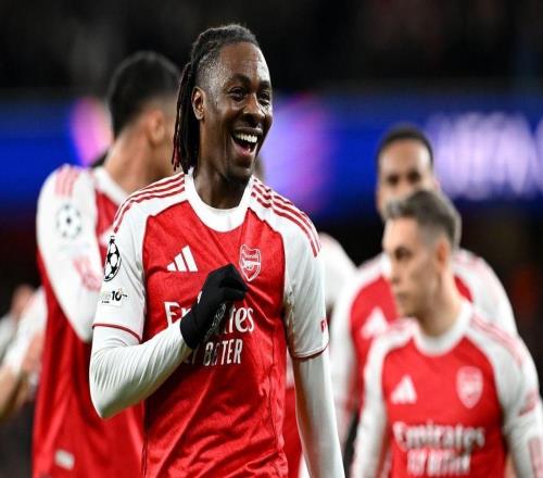 比肩沃爾科特，埃澤單賽季歐冠、英超、英聯(lián)杯和足總杯都進球