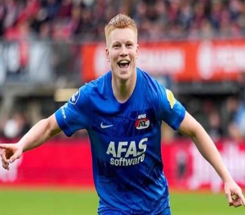 皇馬緋聞中場(chǎng)斯密特：若離隊(duì)想去西甲踢球榜樣是梅西和小白