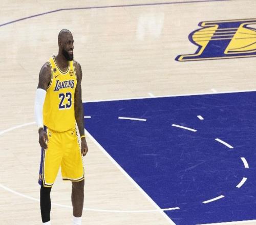 湖人124116火箭4利好！東契奇+詹姆斯末節(jié)統(tǒng)治級，艾頓覺醒了！