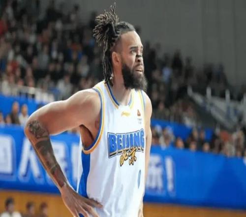 北京惜敗福建1喜3憂！麥基驚喜表現，周琦趙睿辣眼，防守一塌糊涂