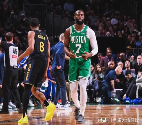 勇士惨败！塔图姆24+10布朗创纪录，波神13中4波杰8中1，库里平静