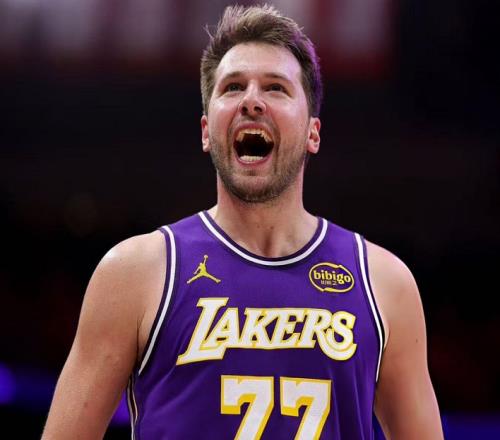 44分+50分+40分，帶隊(duì)7連勝！東契奇聯(lián)盟第1，MVP配不上你