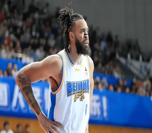 瘋狂一夜！周琦罰丟北京爆冷不敵福建，前CBA冠軍27連敗創(chuàng)紀(jì)錄