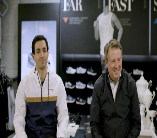 他們專賣“老頭鞋”，卻能簽下19歲NBA未來門面？