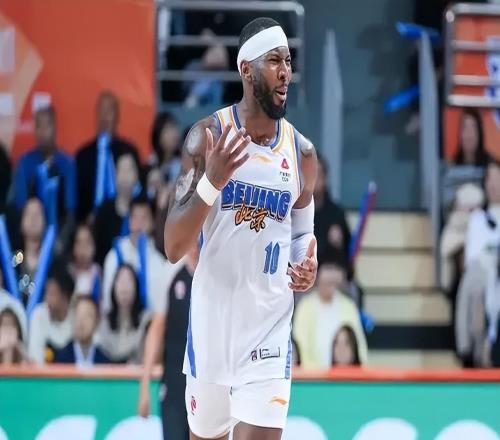 北京3主力引失望！杰曼打不了關(guān)鍵球，周琦趙睿犯錯(cuò)，另3配角純送