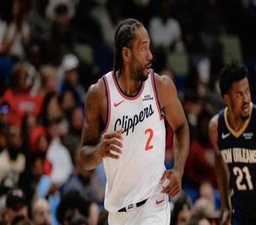 大崩盤！快船領(lǐng)先18分被追平：全場狂歡慶祝，倫納德19分苦撐