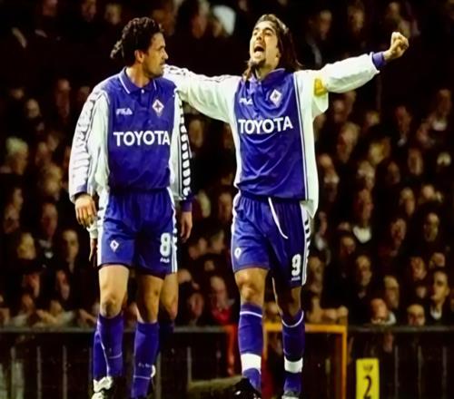 卡佩羅口中給羅納爾多都不換的神鋒，卻孤立勞爾，還跟巴蒂不兼容