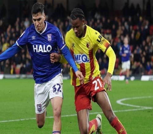 記者：多家俱樂部關(guān)注曼城外租后衛(wèi)姆富尼，利茲聯(lián)領(lǐng)跑爭奪戰(zhàn)