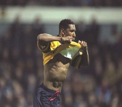 不服勞爾，暗戰(zhàn)里貝里，針對(duì)齊祖接班人，英超金靴也是內(nèi)訌專業(yè)戶