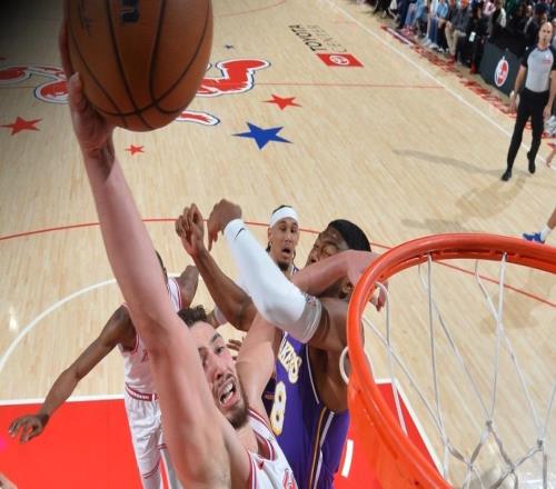 轟27+10助打成火箭真PG！申京復(fù)出惜敗不背鍋官方曬海報證一切