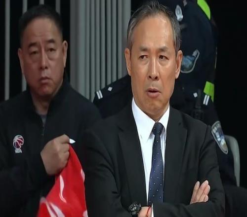許利民回應(yīng)下半場(chǎng)遭逆轉(zhuǎn)：進(jìn)攻沒有按準(zhǔn)備執(zhí)行命中率下降后不防守