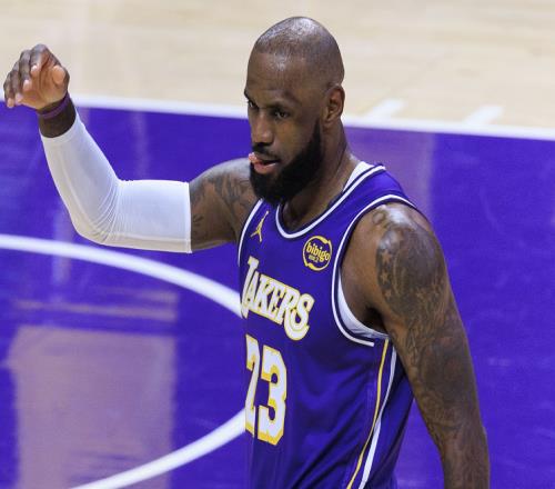 一球不進(jìn)！單場6記扣籃！41歲老詹刷爆NBA紀(jì)錄，愈老愈妖