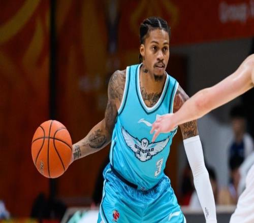 青岛33分狂胜双杀江苏：韦瑟斯庞27+6+7王睿泽18分庞峥麟14分