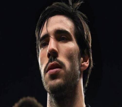 Sully：曼聯(lián)上個月就與巴萊巴的經(jīng)紀人進行了會談記者：托納利對加盟曼聯(lián)持開放態(tài)度