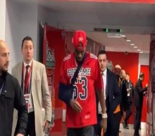 加拉塔薩雷官方：奧斯梅恩右前臂骨折，是否手術(shù)將評估后決定