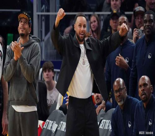 極端行為！球迷在球員通道拉扯庫里手臂，當(dāng)場被驅(qū)逐出場