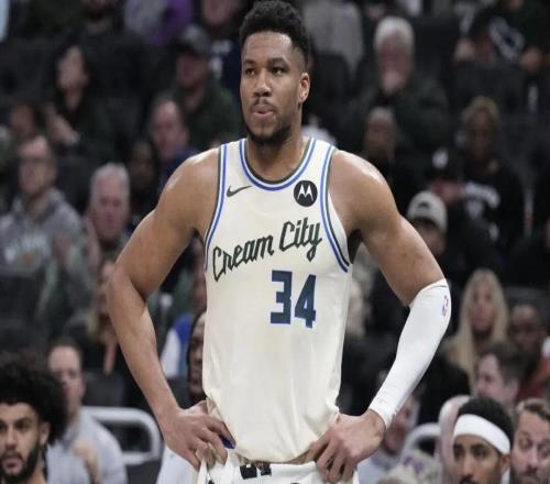 字母哥...因?yàn)椴豢腺惣緢?bào)銷，跟雄鹿吵起來(lái)了！??！