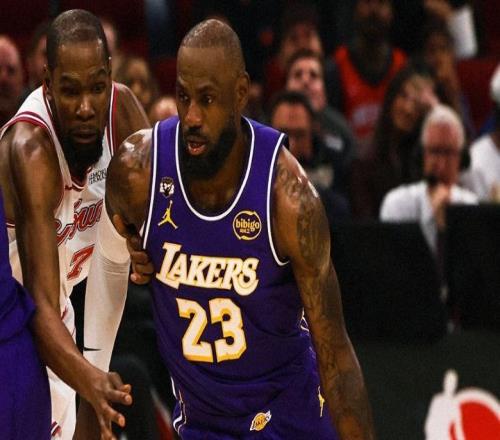 12000籃板現(xiàn)役第一！詹姆斯14中13轟30分完勝杜蘭特獻(xiàn)關(guān)鍵暴扣