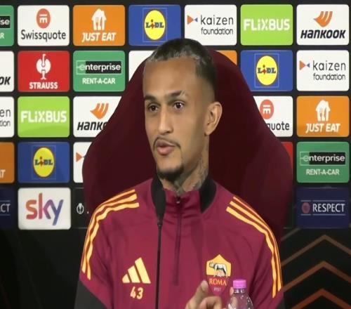 韋斯利：踢科莫第二張黃牌我絕對沒犯規(guī)，我只是扶了他一下