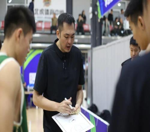 《中國體育報》專訪北控青年隊主教練楊庚霖：青訓(xùn)是一份充滿希望的工作